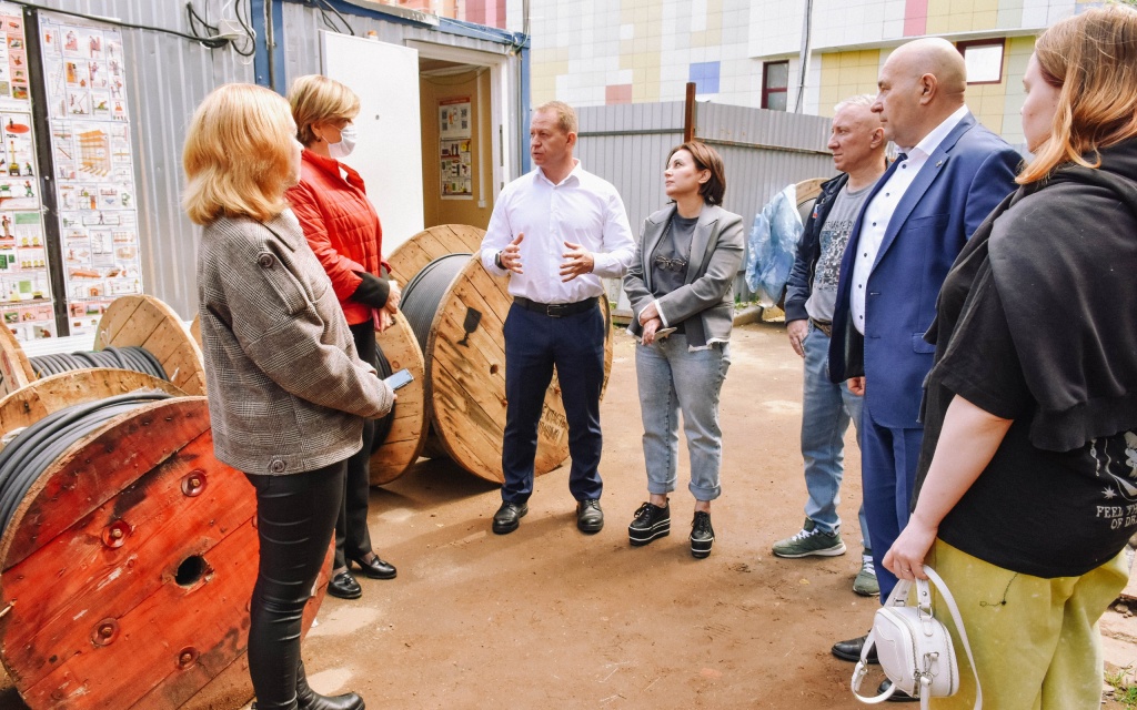 Председатель Совета депутатов Пушкинского и Уполномоченный главы округа проверили ход капитального ремонта в женской консультации в Ивантеевке