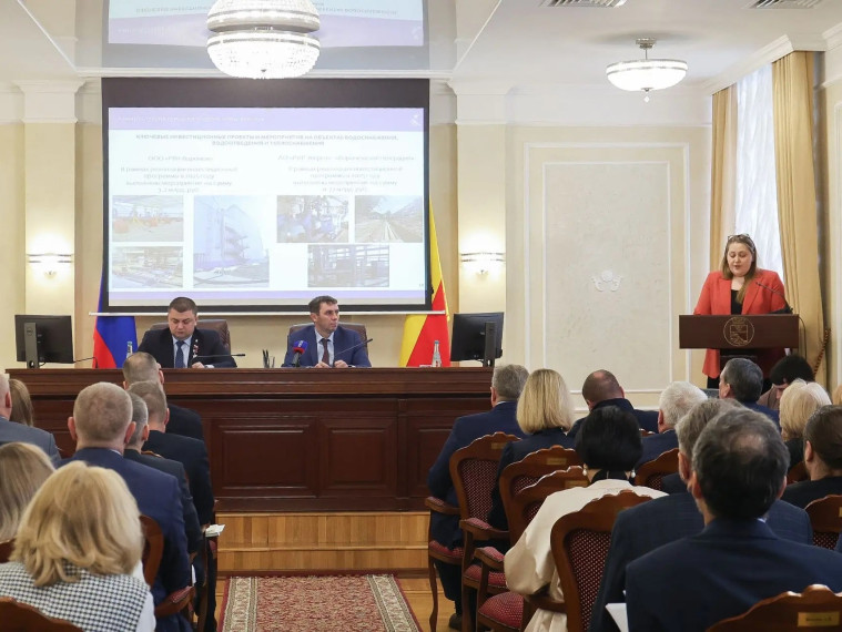 Сезонный транспорт и развитие ЖКХ: в Воронеже подвели итоги работы коммунальных служб и запустили садоводческие маршруты Сезонный транспорт и развитие ЖКХ: в Воронеже подвели итоги работы коммунальных служб и запустили садоводческие маршруты