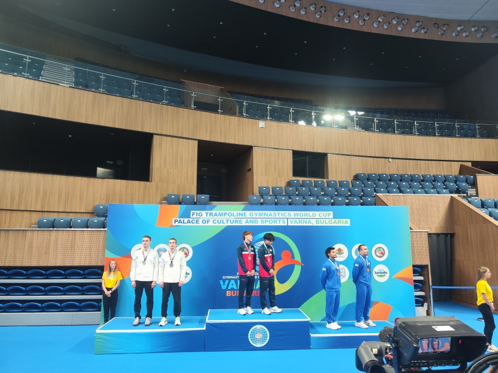 Кубок мира по прыжкам на батуте в Болгарии: у российских гимнастов медали в четырех дисциплинах