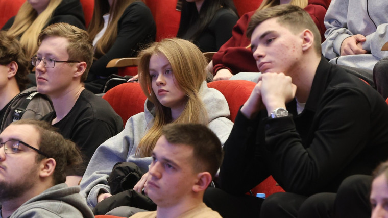 Будущее города в руках молодёжи: Сергей Петрин обсудил со студентами ВГТУ трудоустройство и перспективы развития Воронежа