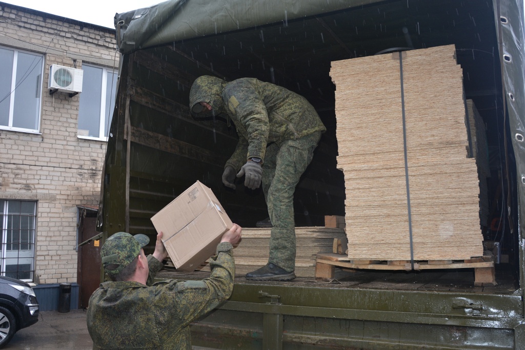 Пасхальная миссия: студенты и сотрудники ВГУИТ при поддержке депутатов гордумы испекли куличи для военнослужащих
