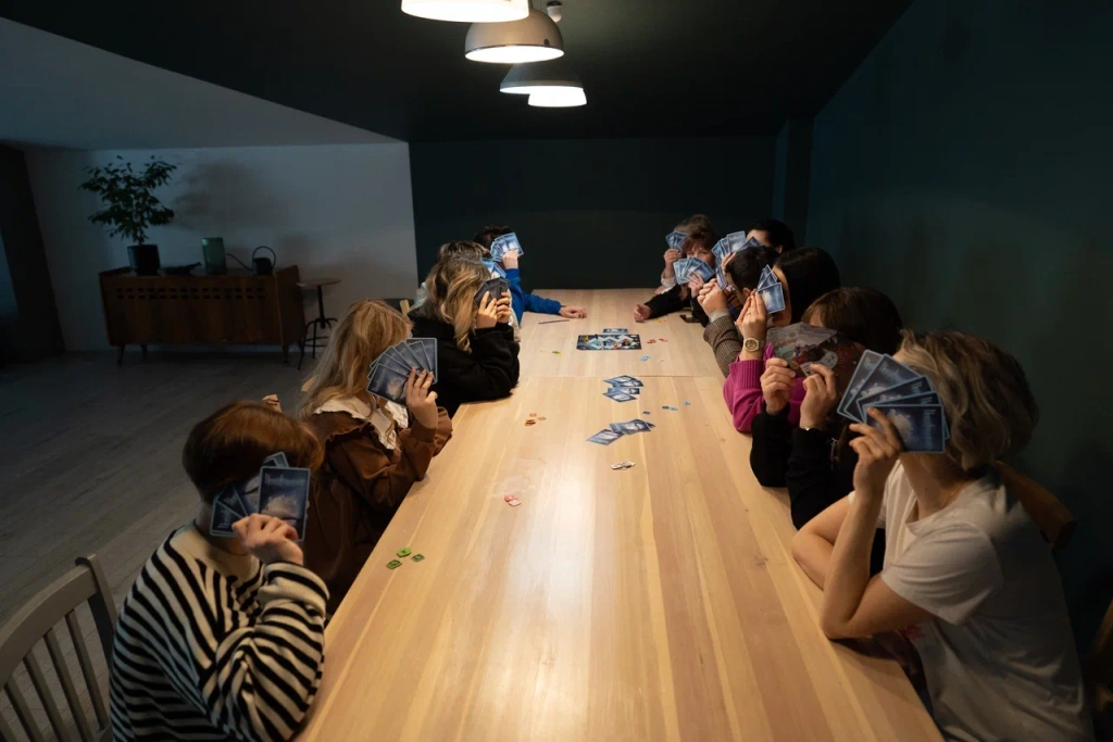 Стартует программа «Трамплин»: стань наставником для подростков-сирот с ВИЧ