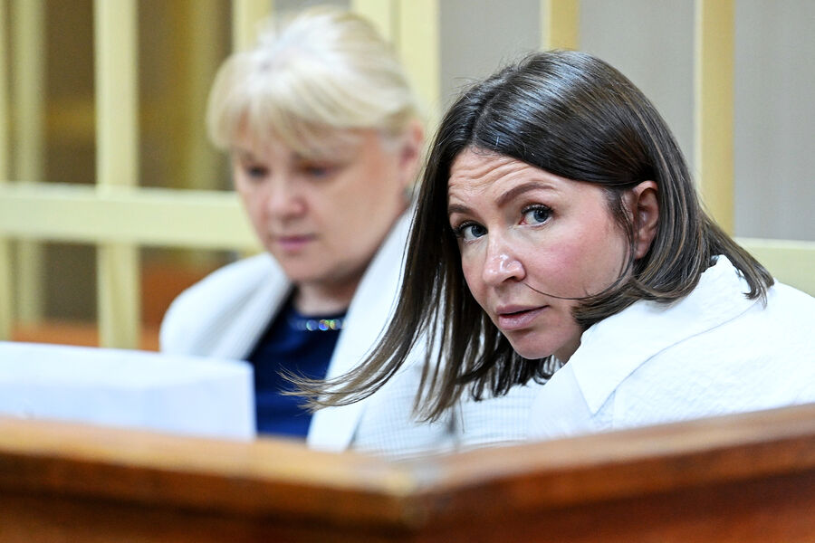 Суд арестовал более 100 млн рублей, валюту и золотые монеты блогера Блиновской Суд арестовал более 100 млн рублей, валюту и золотые монеты блогера Блиновской