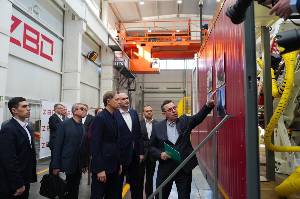 Денис Мантуров и Евгений Солнцев оценили промышленный потенциал Оренбургской области: визит на ведущие предприятия региона