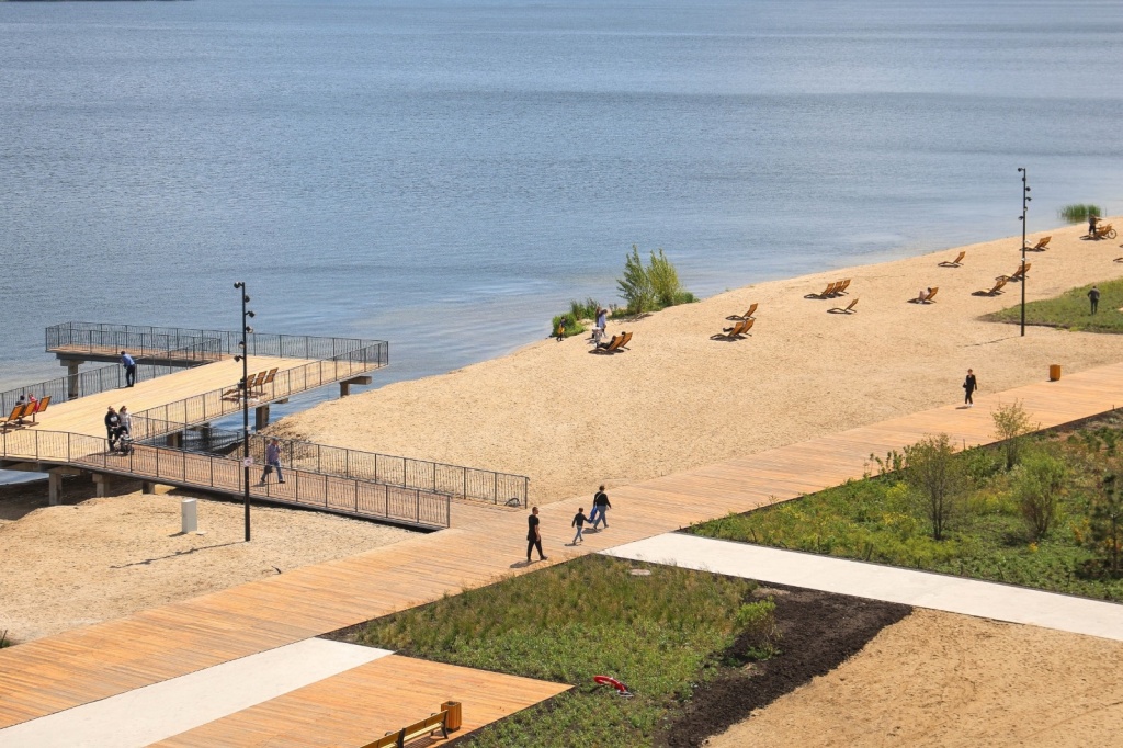 Мэр Воронежа предложил горожанам поделиться идеями, чем дополнить Петровскую набережную